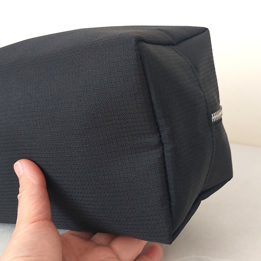 Givenchy Parfums Black Toiletry Bag / Cosmetic Bag - Picture 8 of 14